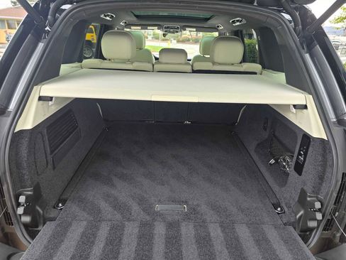 Used 2023 Land Rover Range Rover SE image 17