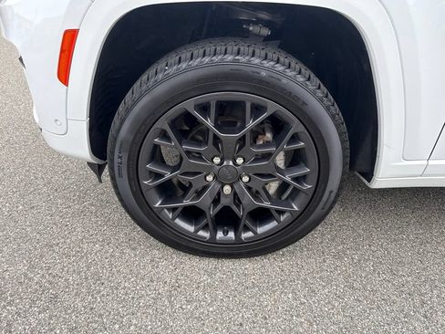 Certified 2024 Jeep Grand Cherokee Summit AWD/4WD image 9