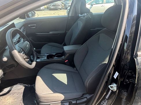 Used 2025 Kia K4 LXS image 27