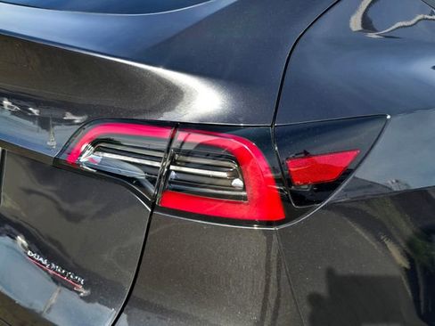 Used 2024 Tesla Model Y Long Range image 22