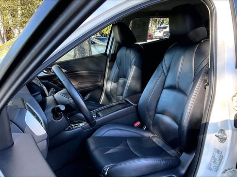 Used 2018 MAZDA MAZDA3 Touring image 9