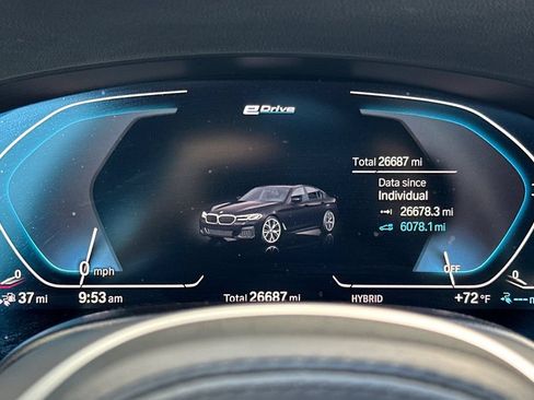 Used 2023 BMW 530e w/ M Sport Package RWD image 29