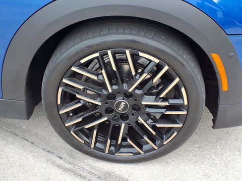 Used 2025 MINI Cooper 2-Door Hardtop image 11