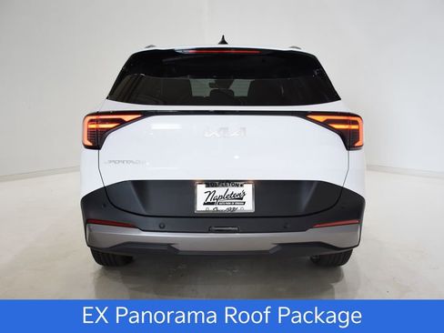 New 2026 Kia Sportage EX w/ EX Panorama Roof Package FWD image 5