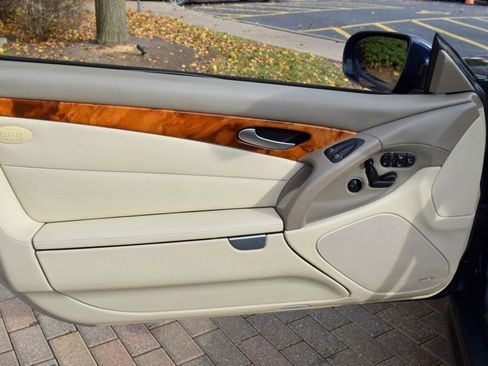 Used 2009 Mercedes-Benz SL 550 image 28