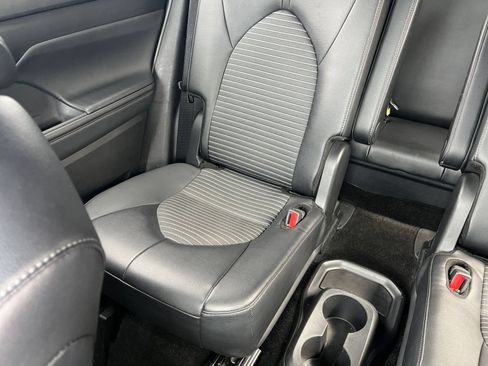 Used 2025 Toyota Highlander XSE AWD/4WD image 42