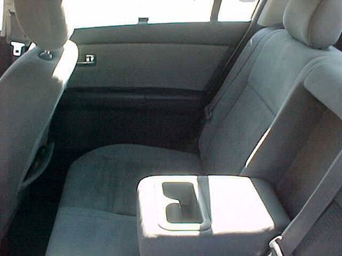 Used 2010 Nissan Sentra 2.0 SR FWD image 12