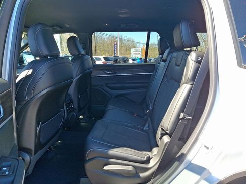 New 2026 Jeep Grand Cherokee L 4WD image 7