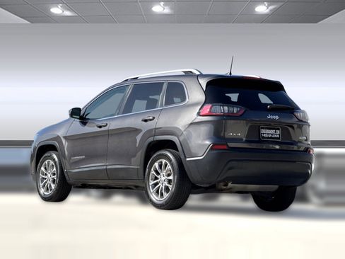 Used 2019 Jeep Cherokee Latitude Plus AWD/4WD image 3