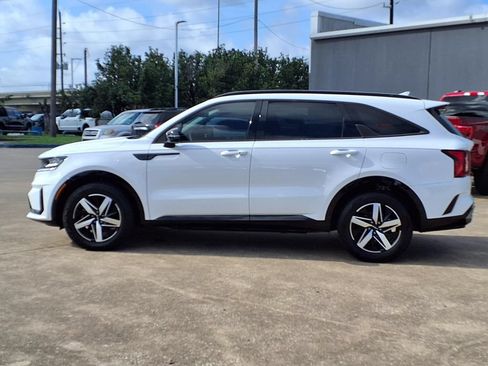 Used 2022 Kia Sorento S w/ Panoramic Sunroof Package FWD image 5