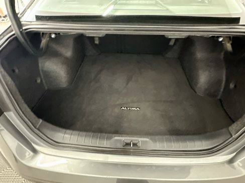 Used 2025 Nissan Altima 2.5 SV FWD image 29