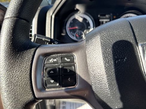 Used 2022 RAM 1500 Classic SLT image 19