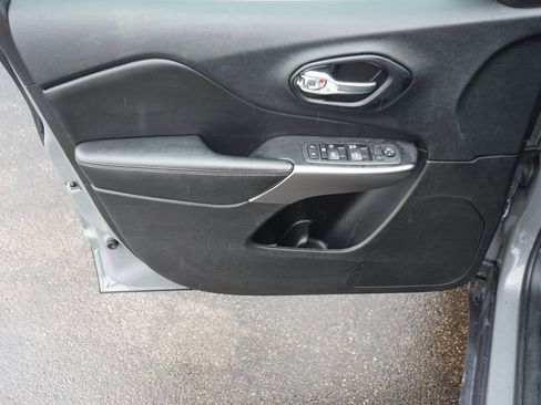 Used 2021 Jeep Cherokee Latitude Lux w/ Sun & Sound Group image 10