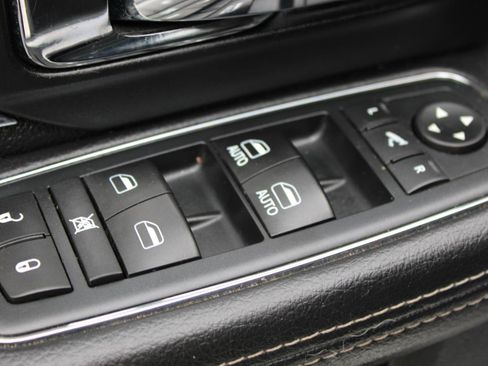 Used 2017 RAM 1500 Laramie w/ Convenience Group AWD/4WD image 17