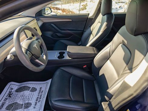 Used 2023 Tesla Model 3 Standard Range image 19