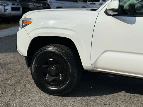Used 2019 Toyota Tacoma SR w/ SR Convenience Package image 12