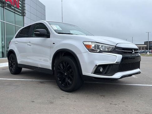 Used 2018 Mitsubishi Outlander Sport LE FWD image 4