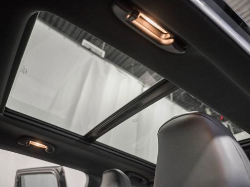 Certified 2024 Jeep Compass Limited w/ Sun and Sound Group image 39