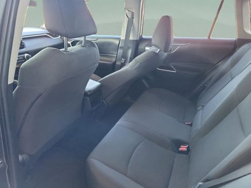 Used 2021 Toyota RAV4 LE image 14