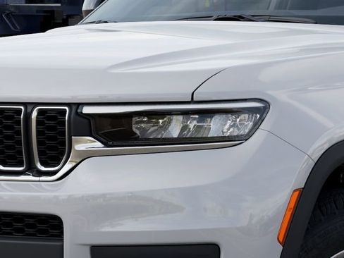 New 2026 Jeep Grand Cherokee L Laredo image 10