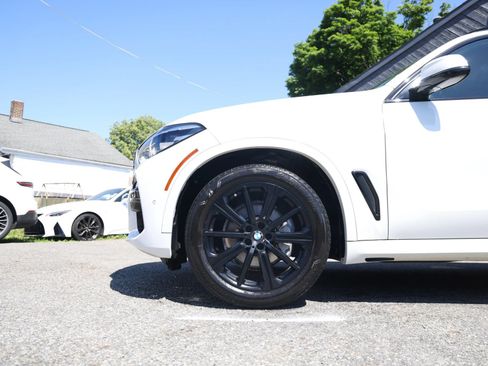 Used 2021 BMW X5 xDrive40i w/ M Sport Package AWD/4WD image 9