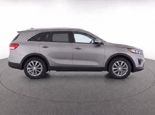 Used 2018 Kia Sorento AWD image 8