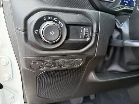 Used 2024 Jeep Wrangler Unlimited Rubicon AWD/4WD image 26