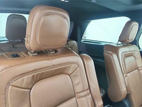 Used 2020 Lincoln Aviator Reserve w/ Equipment Group 202A image 25