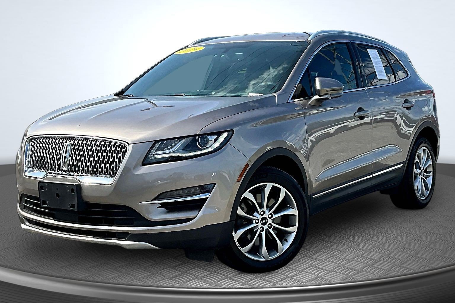 Used 2019 Lincoln MKC Select w/ Select Plus Package AWD/4WD image 1