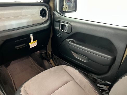 New 2025 Jeep Gladiator Sport AWD/4WD image 10