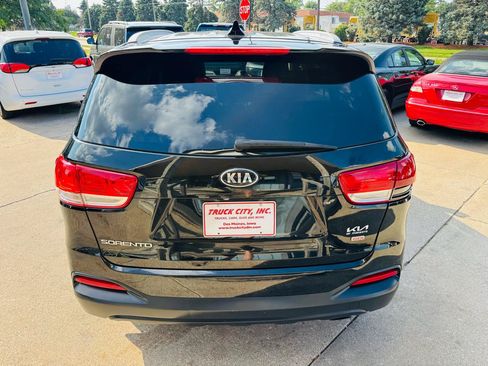 Used 2016 Kia Sorento AWD image 4
