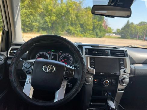Used 2022 Toyota 4Runner TRD Sport w/ Technology Package AWD/4WD image 29