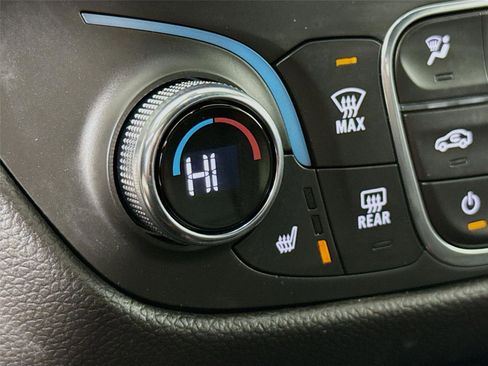 Used 2023 Chevrolet Equinox RS image 19