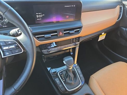 Used 2024 Kia Seltos EX AWD/4WD image 13
