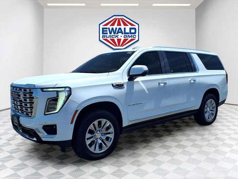 Certified 2025 GMC Yukon XL Denali w/ Sun & Power Step Package AWD/4WD image 1