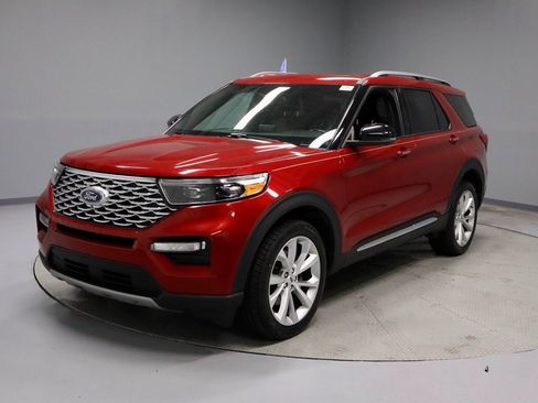 Certified 2022 Ford Explorer Platinum w/ Technology Package image 8
