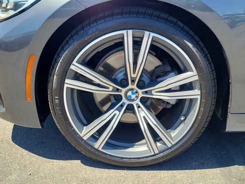 Used 2020 BMW 330i Sedan w/ M Sport Package RWD image 27