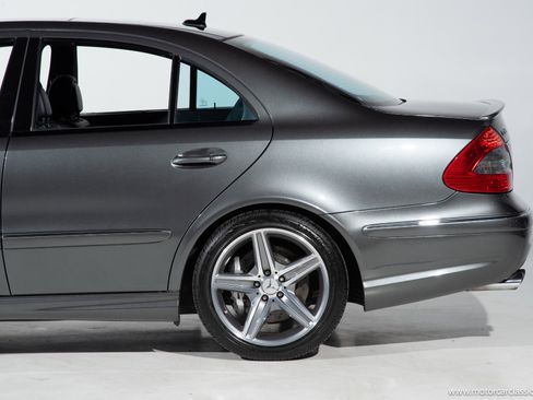 Used 2009 Mercedes-Benz E 63 AMG Sedan image 14
