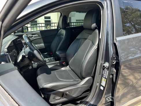 Used 2024 Kia Sportage EX FWD image 10