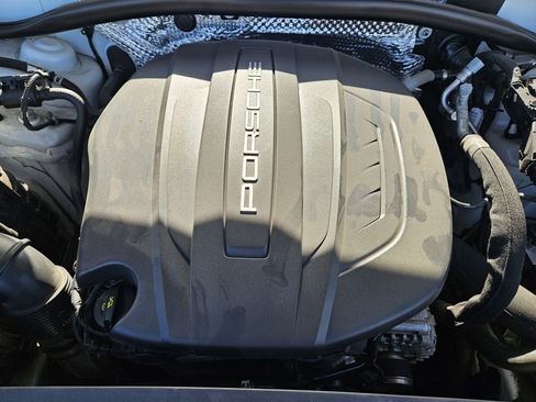 Certified 2021 Porsche Macan image 30