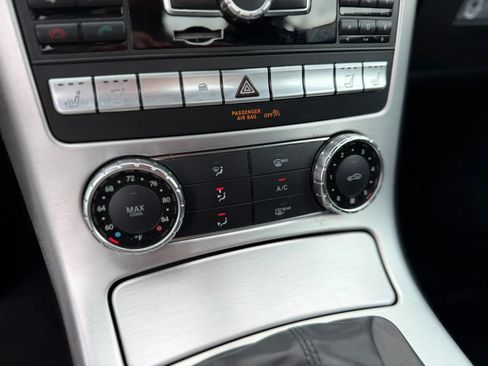 Used 2013 Mercedes-Benz SLK 250 image 27