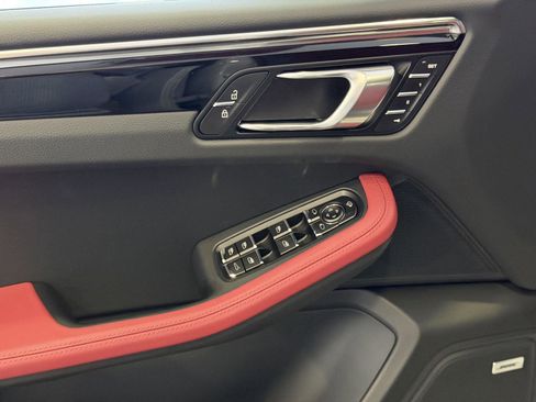 New 2026 Porsche Macan S image 14