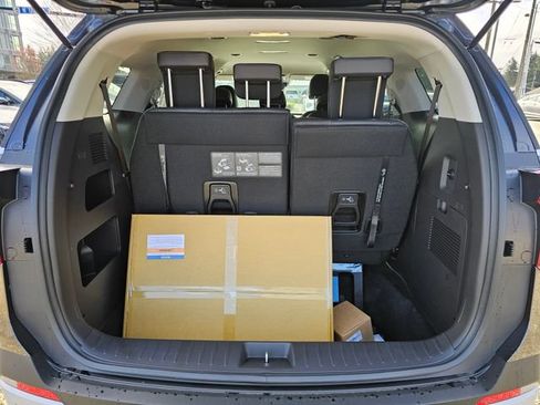 New 2026 Kia Carnival FWD image 12