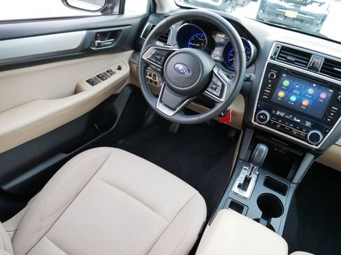 Used 2019 Subaru Outback 2.5i Premium image 9