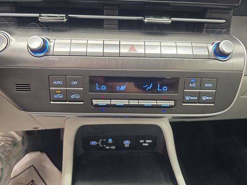 Used 2025 Hyundai Kona SEL AWD/4WD image 23