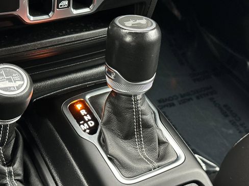 Used 2021 Jeep Wrangler Unlimited Sahara image 21