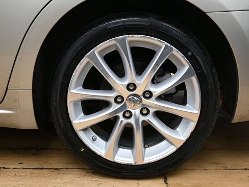 Used 2014 Toyota Avalon Limited image 10