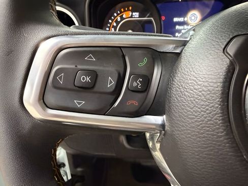 Used 2024 Jeep Wrangler Unlimited Sahara w/ Technology Group AWD/4WD image 17