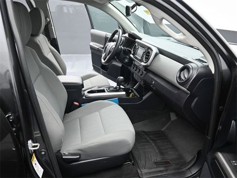 Used 2017 Toyota Tacoma SR5 image 37