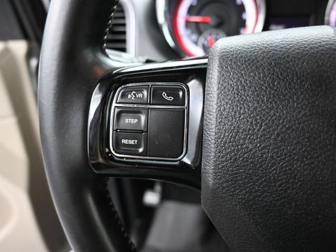 Used 2020 Dodge Grand Caravan SXT FWD image 31